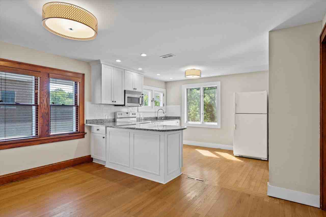 108 Green Bay Rd - Photo 3 of 18