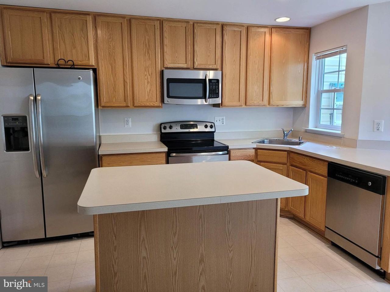 622 Tivoli Road - Photo 2 of 10