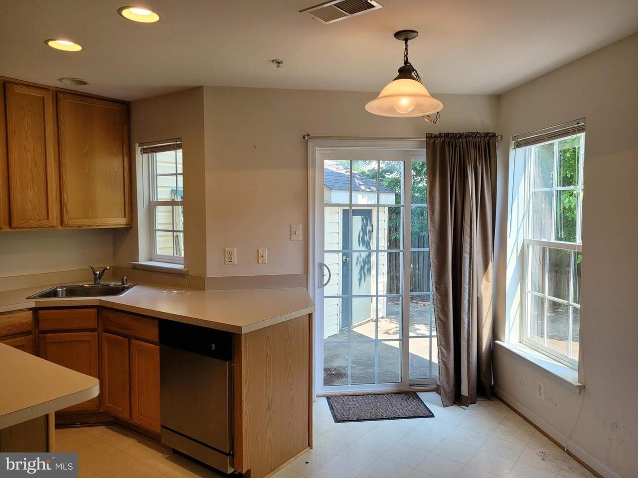 622 Tivoli Road - Photo 3 of 10