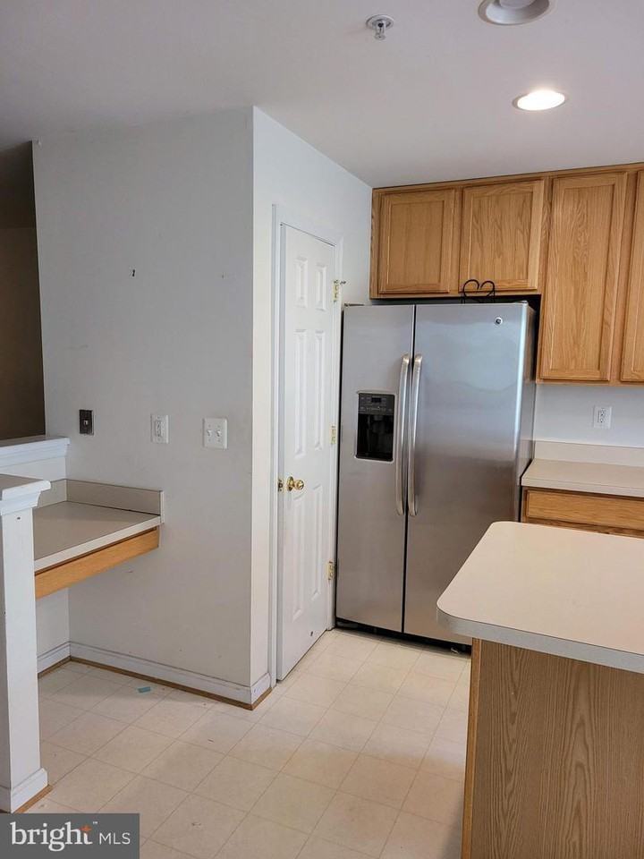 622 Tivoli Road - Photo 5 of 10