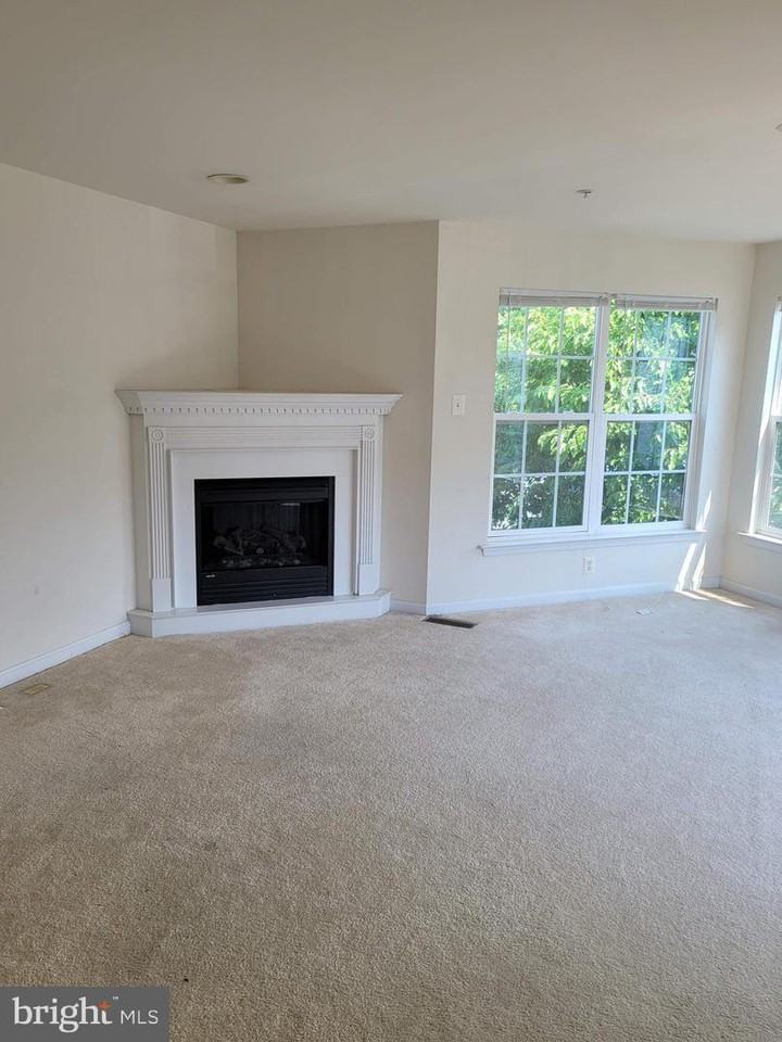 622 Tivoli Road - Photo 7 of 10