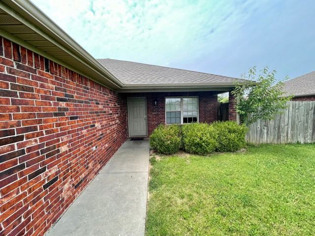 3004 S B St #3004 - Photo 3 of 18