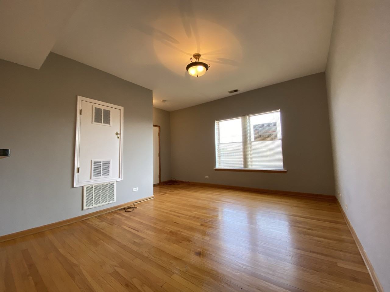 2960 W Montrose Ave #3 - Photo 7 of 23