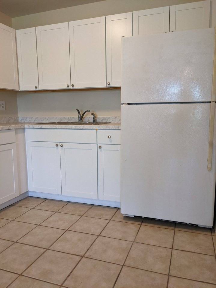 1129 Graystone Ave #1129 - Photo 3 of 11