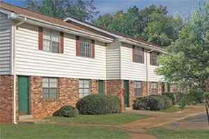 Bradford Grove Apartments - Photo 2 of 5