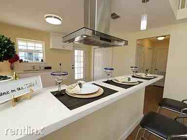 437 Riverview - Photo 2 of 12