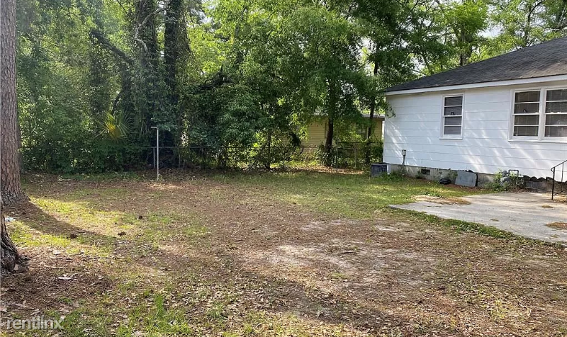 1305 E 57th St - Photo 3 of 7