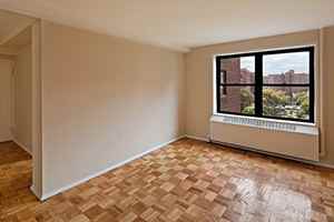 Riverton Square Apartments - Photo 3 of 23