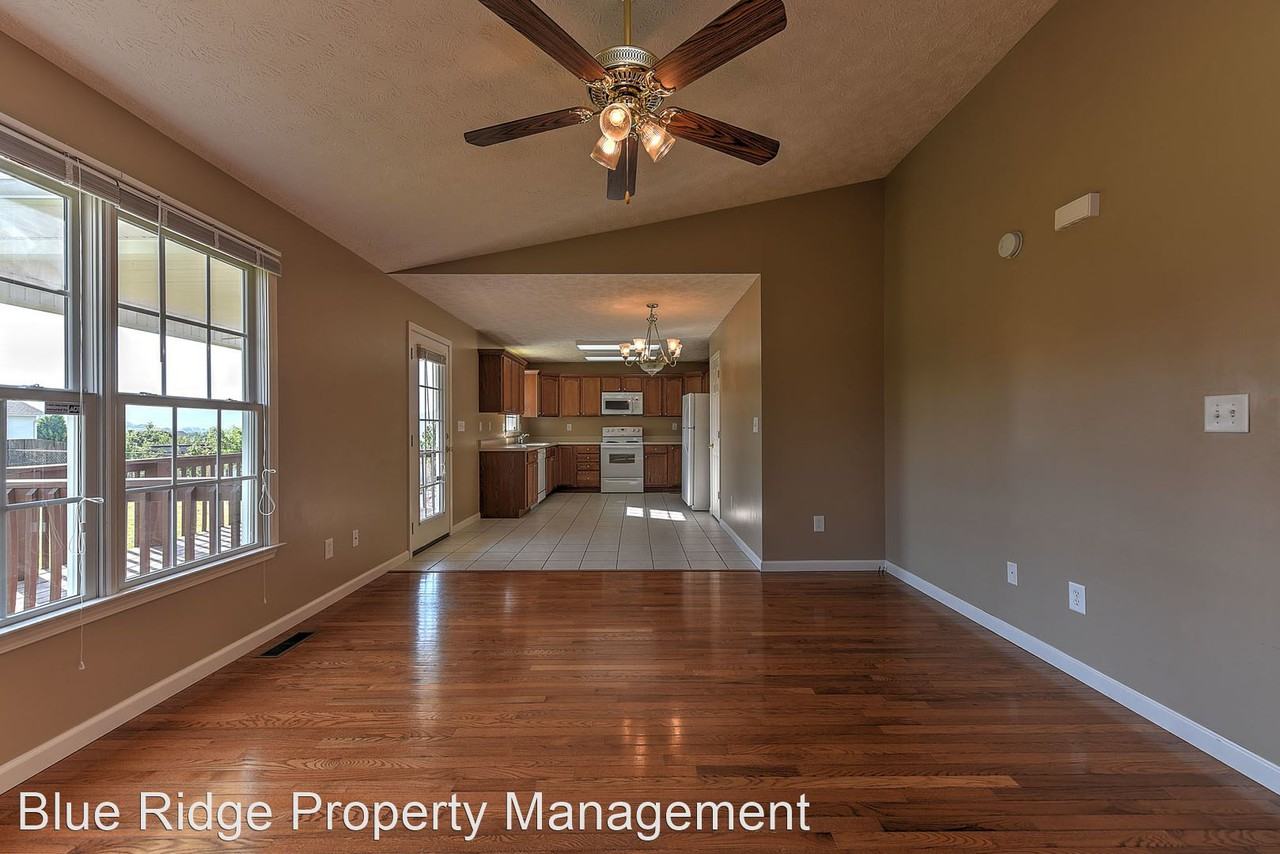 210 Navajo Trl - Photo 3 of 23