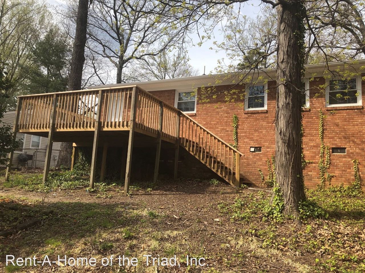 2015 Lynette Dr - Photo 2 of 3