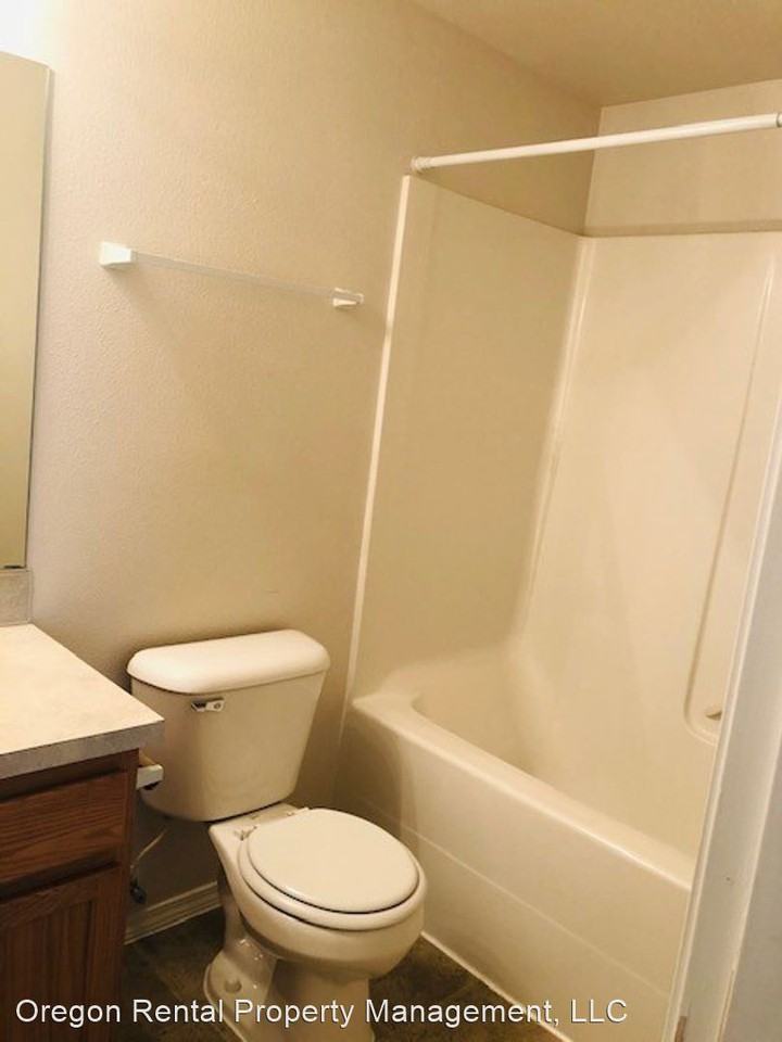 1424 S 6th St - Photo 2 of 14