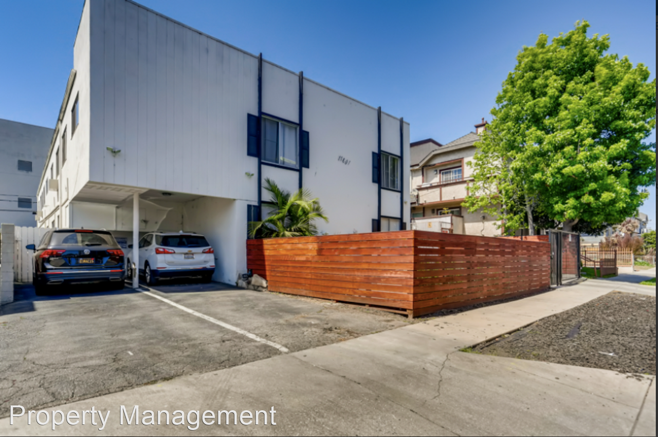 11807 Courtleigh Drive - Photo 3 of 13