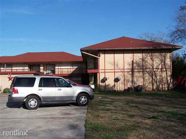 Gordon Square Apartments - Photo 3 of 6