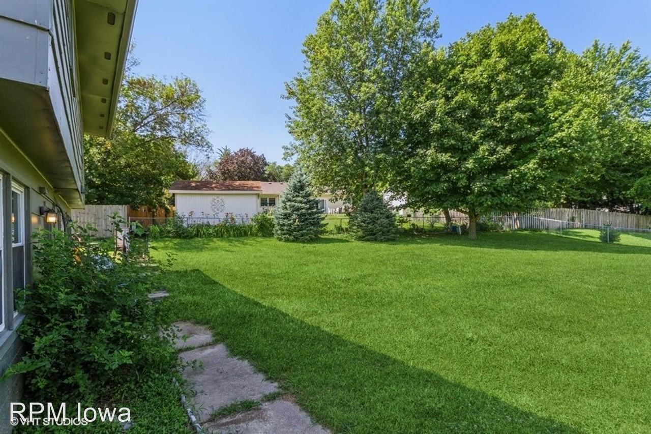 3422 Sw 42nd St - Photo 3 of 14