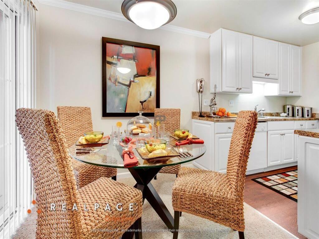 Peninsula Pines Apartments - Photo 2 of 17