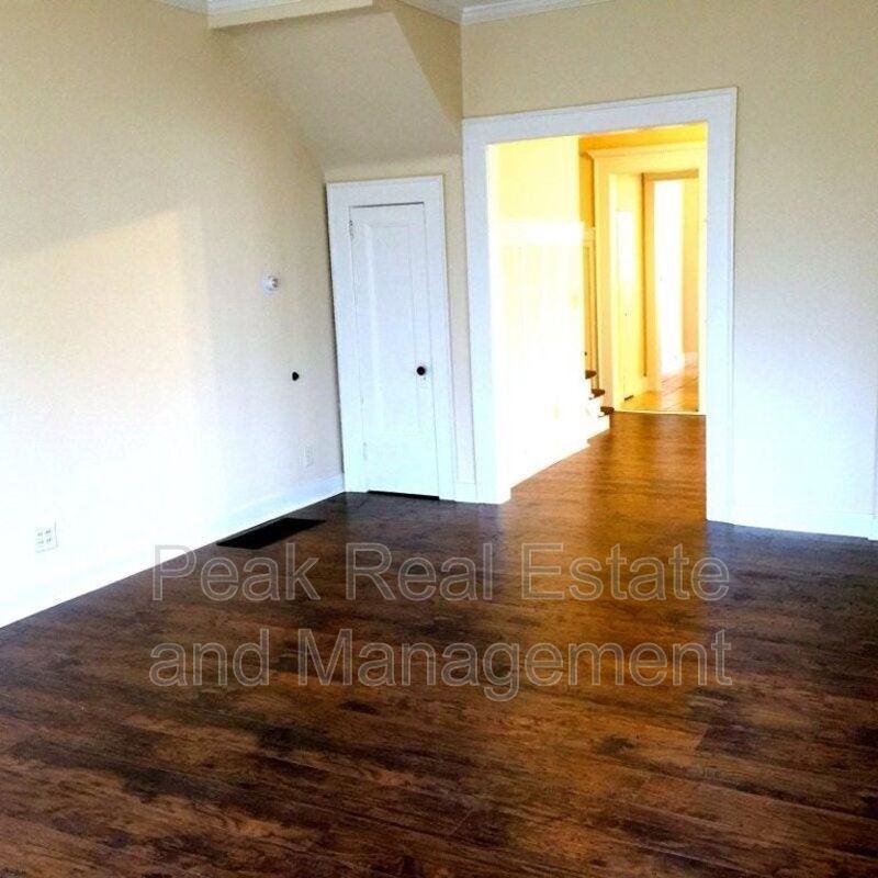 253 Eastern Ave Se - Photo 5 of 17
