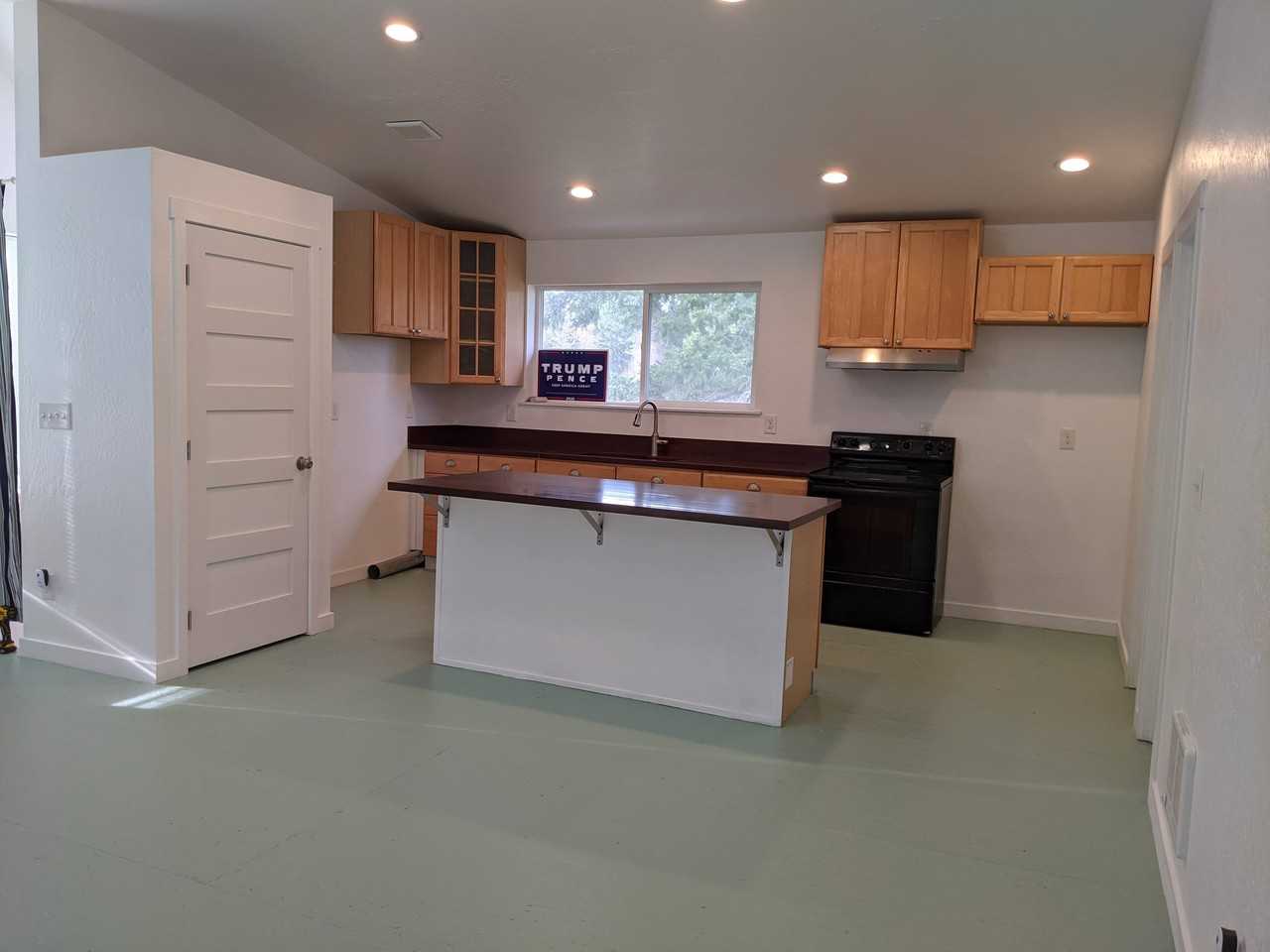 Carriage House Apartment - Photo 2 of 4