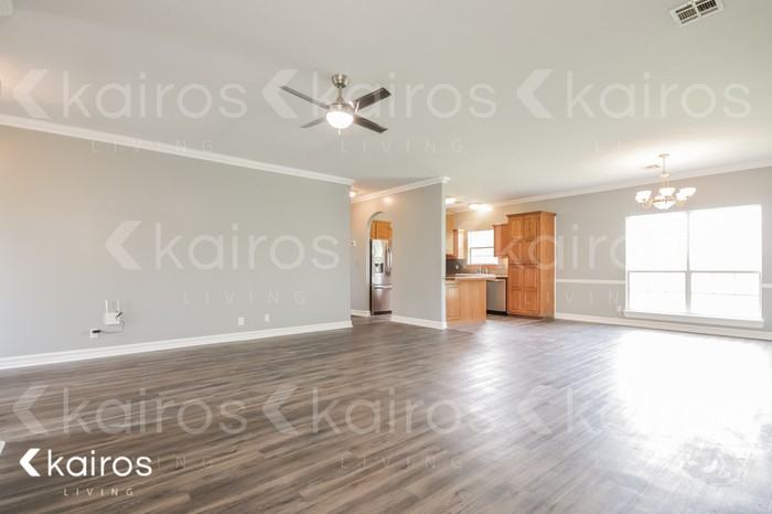 11095 Meadowlark Ln - Photo 3 of 16