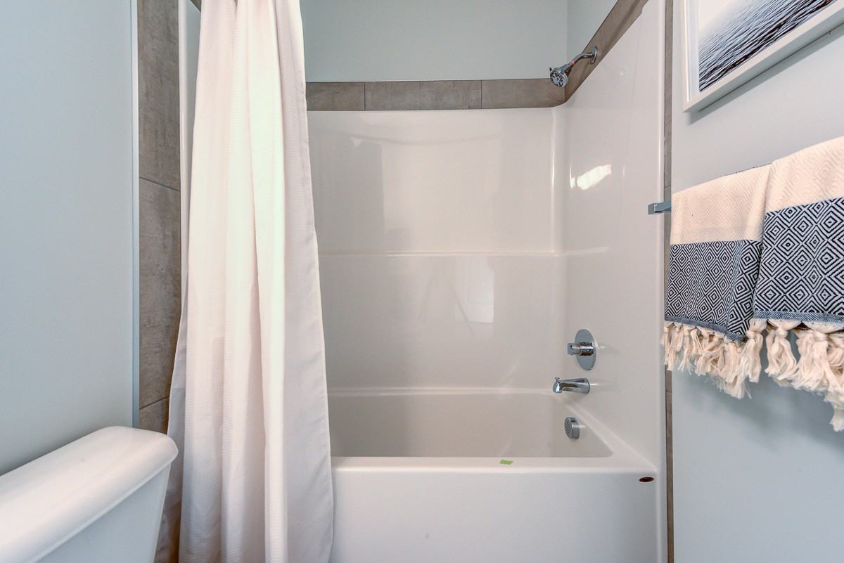 10504 121 Street Northwest - Photo 3 of 36