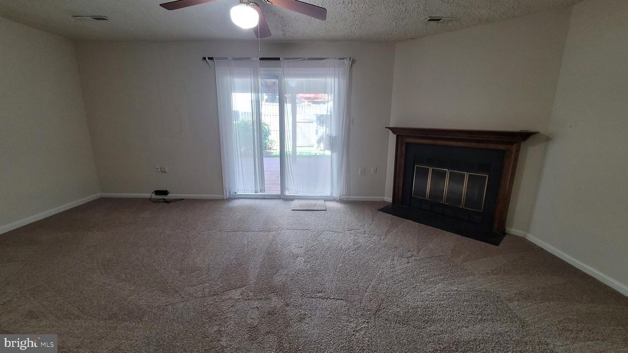 6719 Sunset Woods Ct - Photo 3 of 25