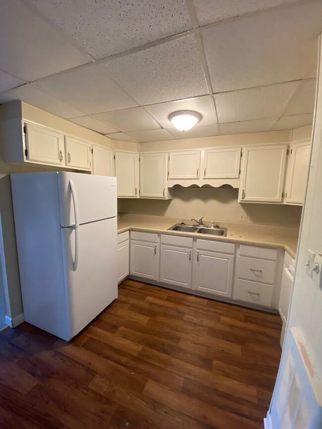 201 Foster St #2 - Photo 3 of 10