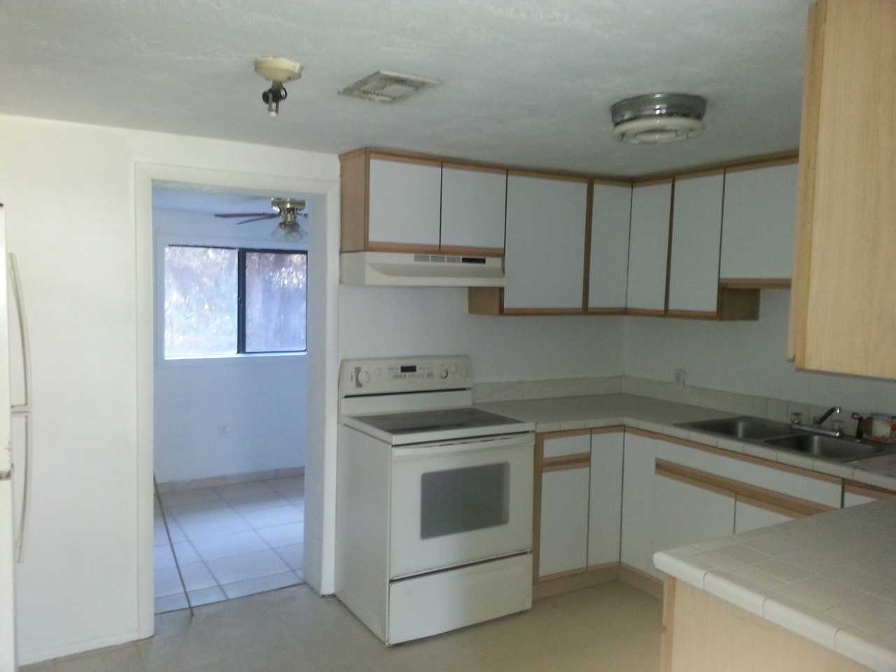 15103 Omaha St - Photo 3 of 10