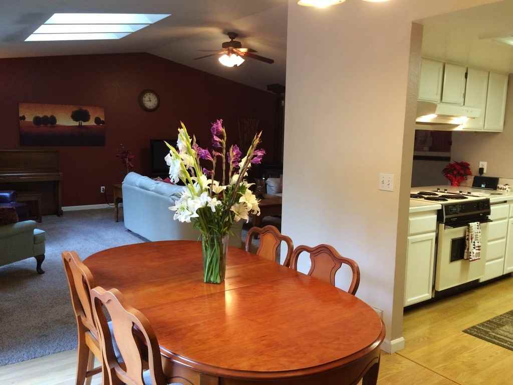 1124 Cooper Point Rd NW - Photo 3 of 16