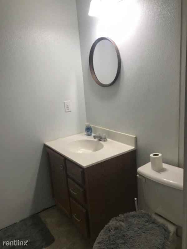 310 Cedar Ave - Photo 3 of 4