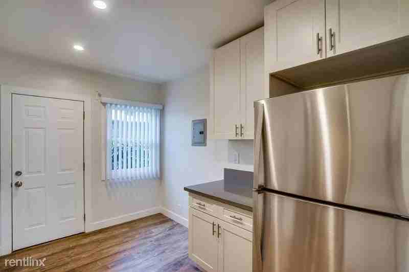 451 W 4th St - Photo 3 of 13