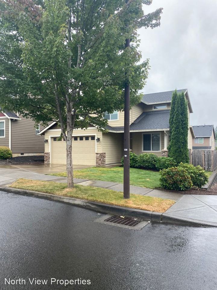 18746 Van Fleet Ave - Photo 3 of 12