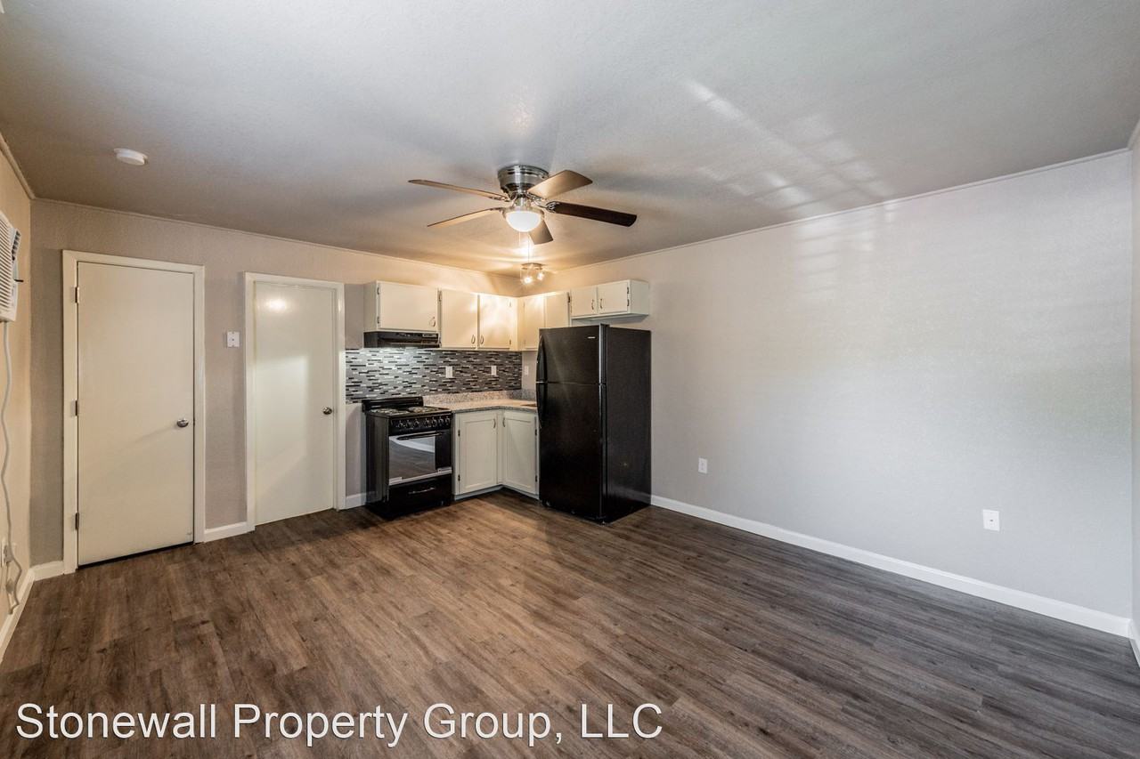 122 Roundtree Lane - Photo 2 of 8