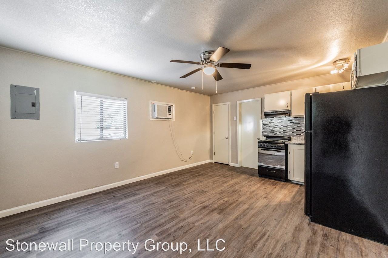 122 Roundtree Lane - Photo 3 of 8