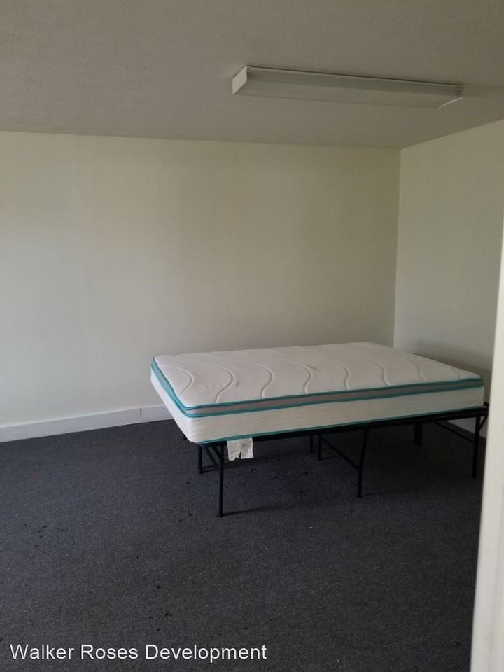 421/423 West 8th Street - Photo 3 of 16