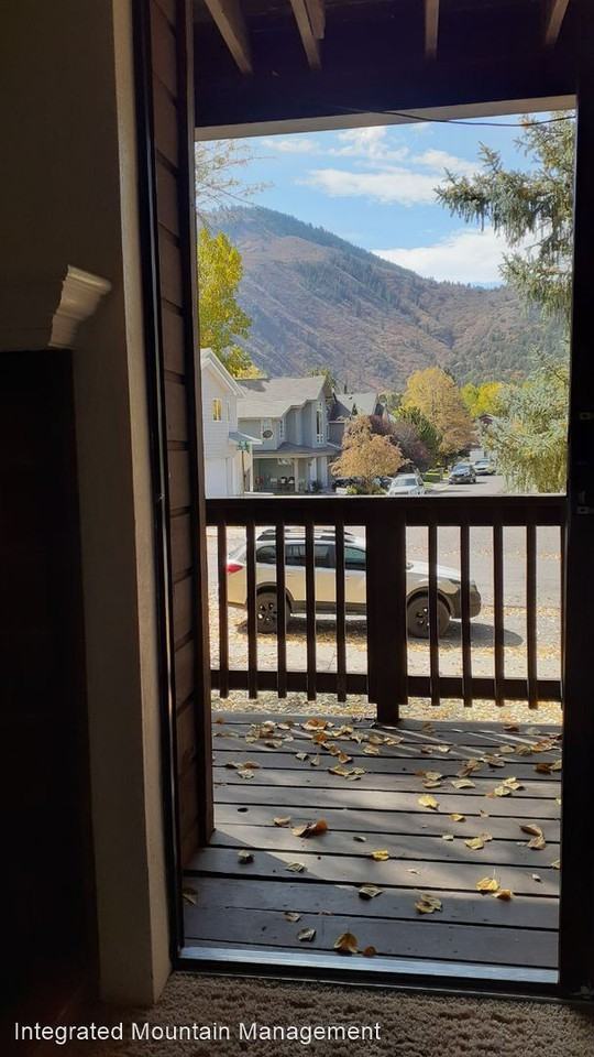 3800 Old Lodge Road - Photo 3 of 8