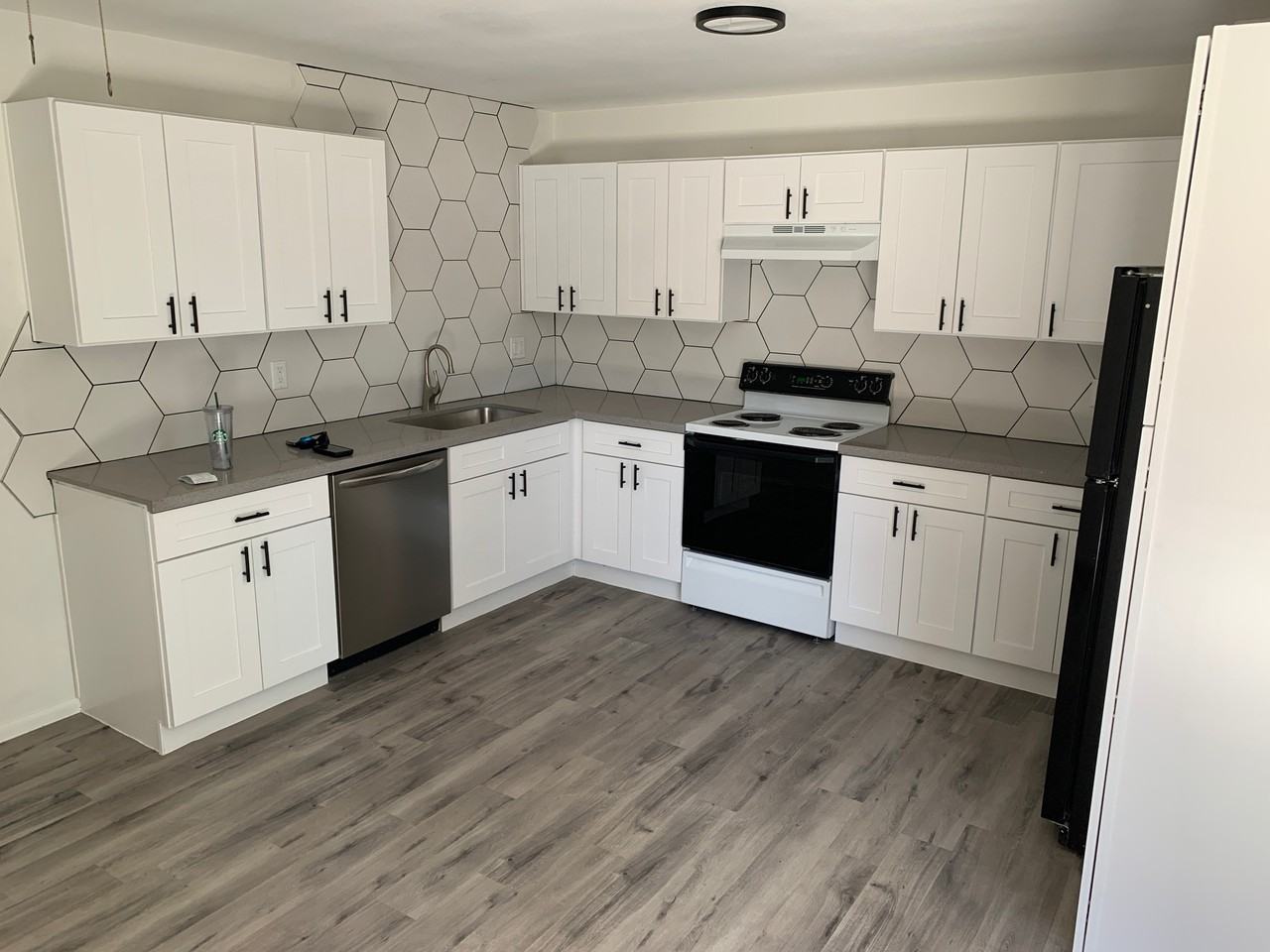 3302 W Loma Ln - Photo 2 of 14