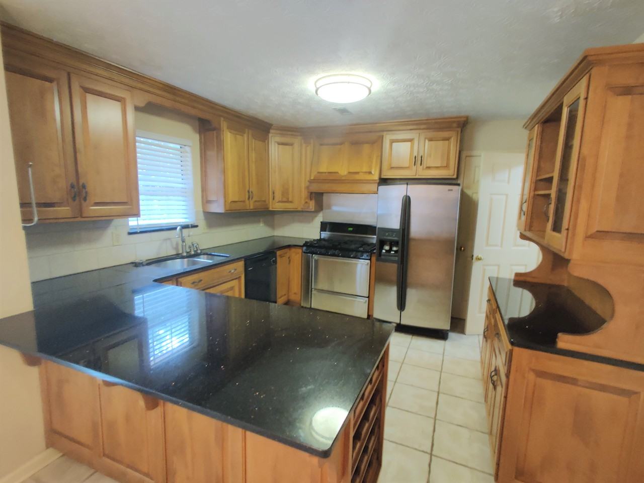 160 Braelinn Ct - Photo 3 of 20