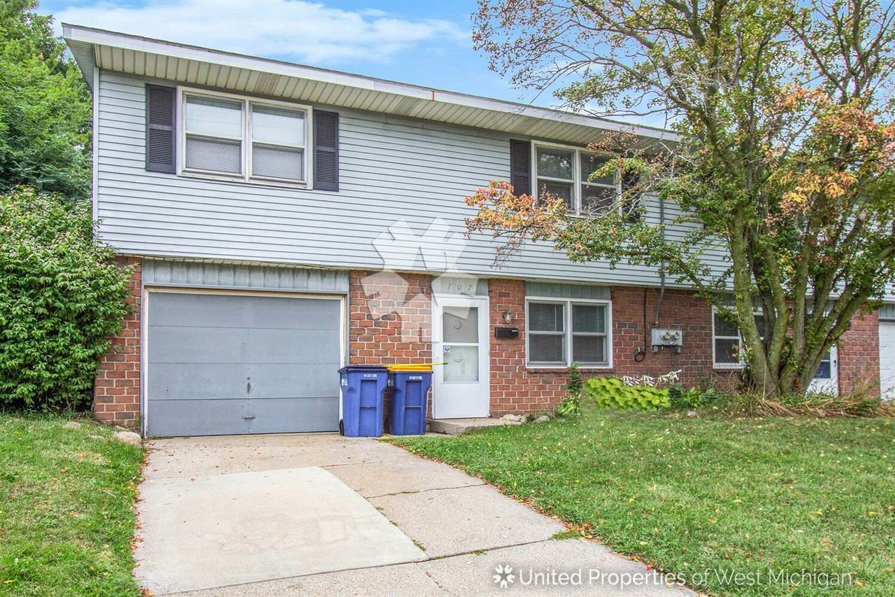 707 Marietta St Ne - Photo 2 of 20