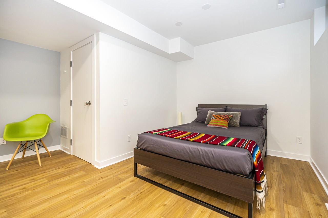 61 Langford Ave - Photo 2 of 12