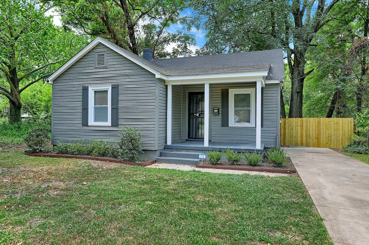 1141 Catalina Rd - Photo 3 of 15