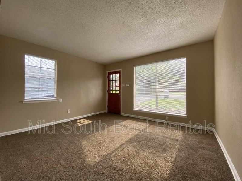 1479 S Cooper St - Photo 2 of 7