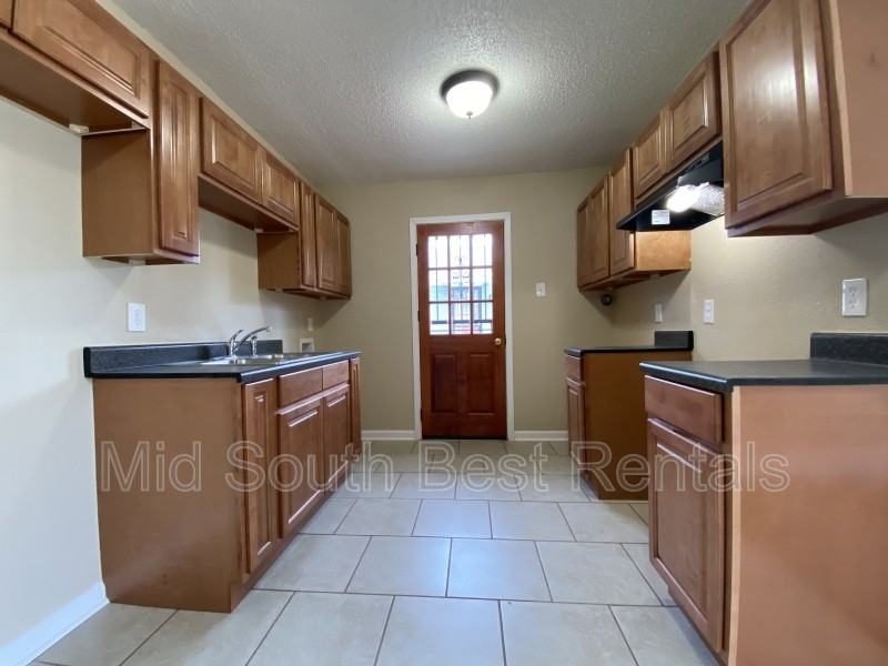 1479 S Cooper St - Photo 3 of 7
