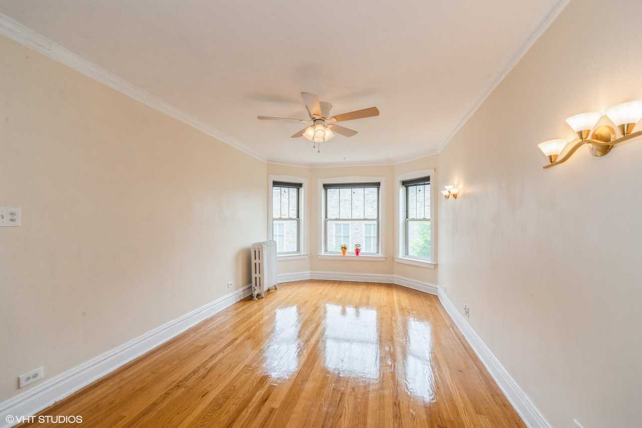 407 S East Ave Apt 3 - Photo 3 of 13
