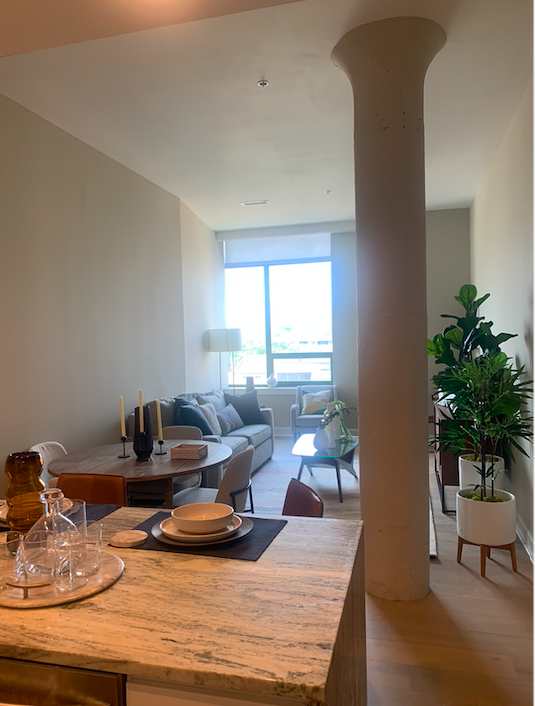 2130 Arch - Photo 3 of 11