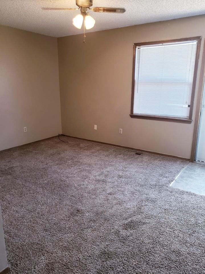 308 S Twin Pines Ave #1 - Photo 3 of 13