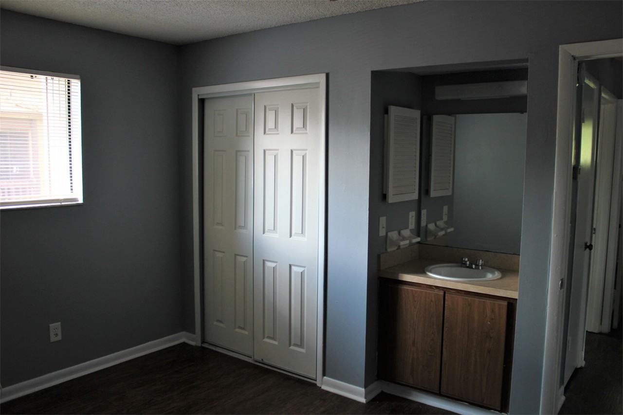 5136 Westchase Ct #1 - Photo 7 of 10