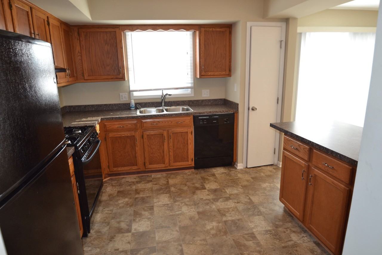 2165 Savannah Rd - Photo 3 of 5