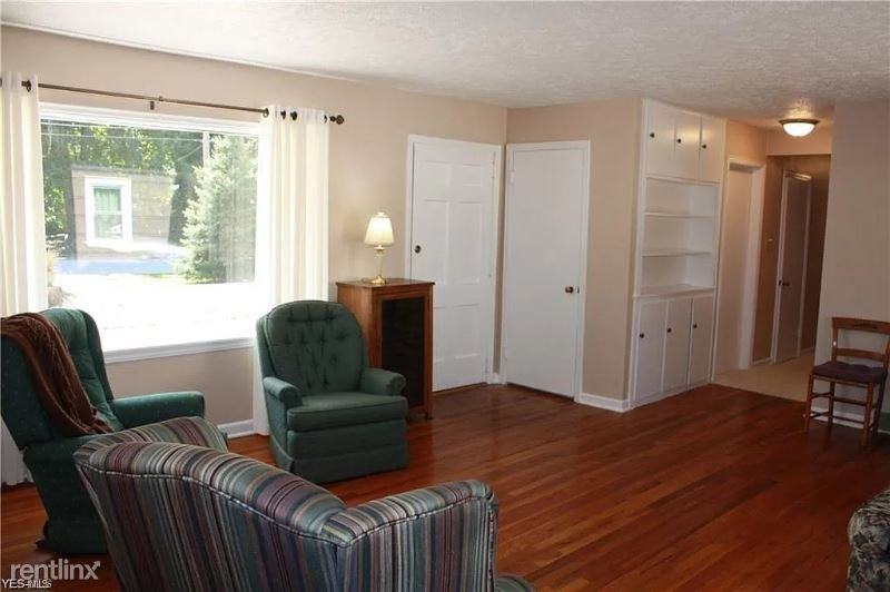 2870 Kent Rd - Photo 3 of 7