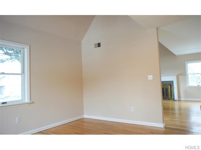 136 Dearborn Ave - Photo 2 of 12