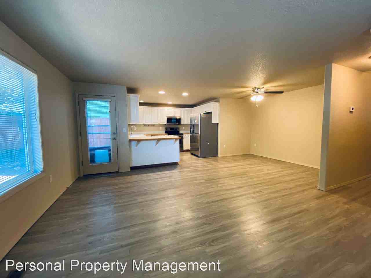 5633 K St - Photo 3 of 13