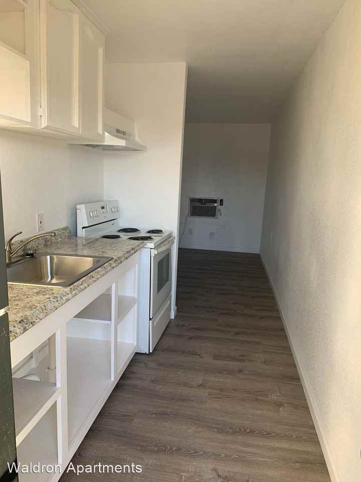 924 Waldron - Photo 2 of 9